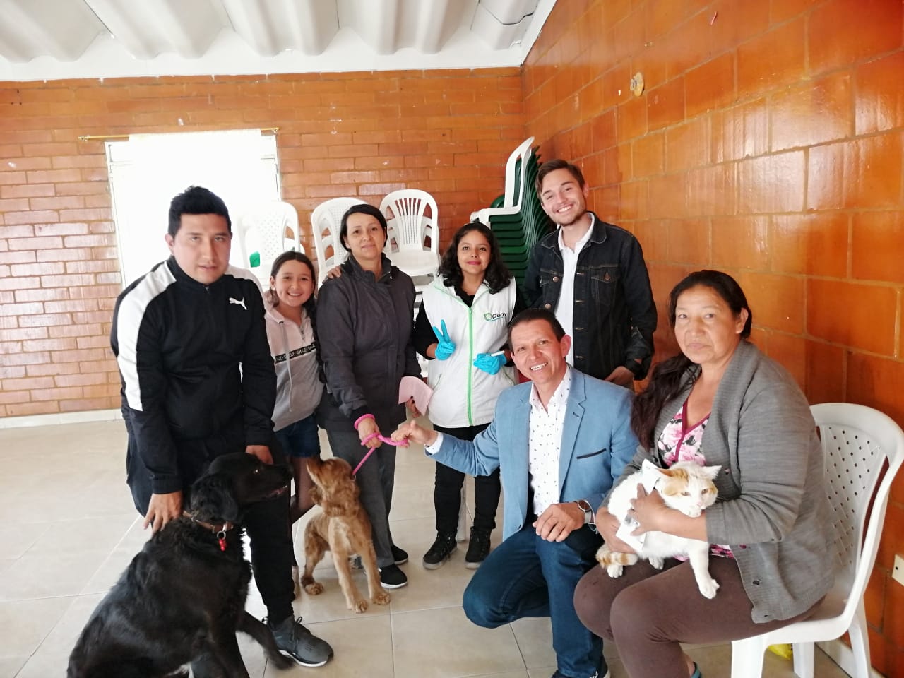 Educación para tenedores de mascotas en el barrio José Antonio Galán y Alameda del Parque