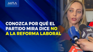 Senadora Ana Paola Agudelo del Partido MIRA en debate de Reforma Laboral, defendiendo el empleo en Colombia con encuesta ciudadana