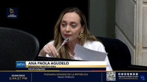 Senadora Ana Paola Agudelo del Partido MIRA interviene en la Plenaria del Senado para exigir que no se repatríe a un niño colombiano víctima de abuso sexual en Honduras.