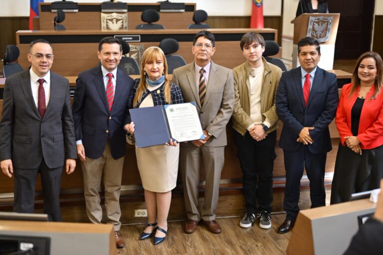 Entrega de la Nota de Estilo en el Concejo de Bogotá a la Fundación Encausa por parte de la bancada del Partido MIRA.